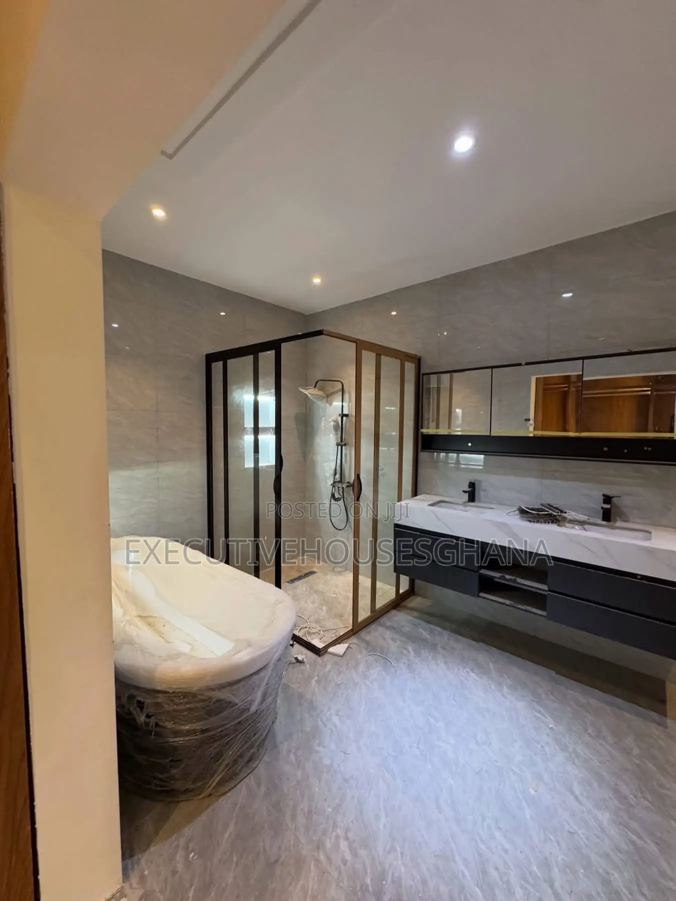 4bdrm House in Executivehousesghana, Lake Side Estate for sale