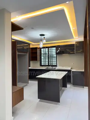 4bdrm House in Executivehousesghana, Lake Side Estate for sale