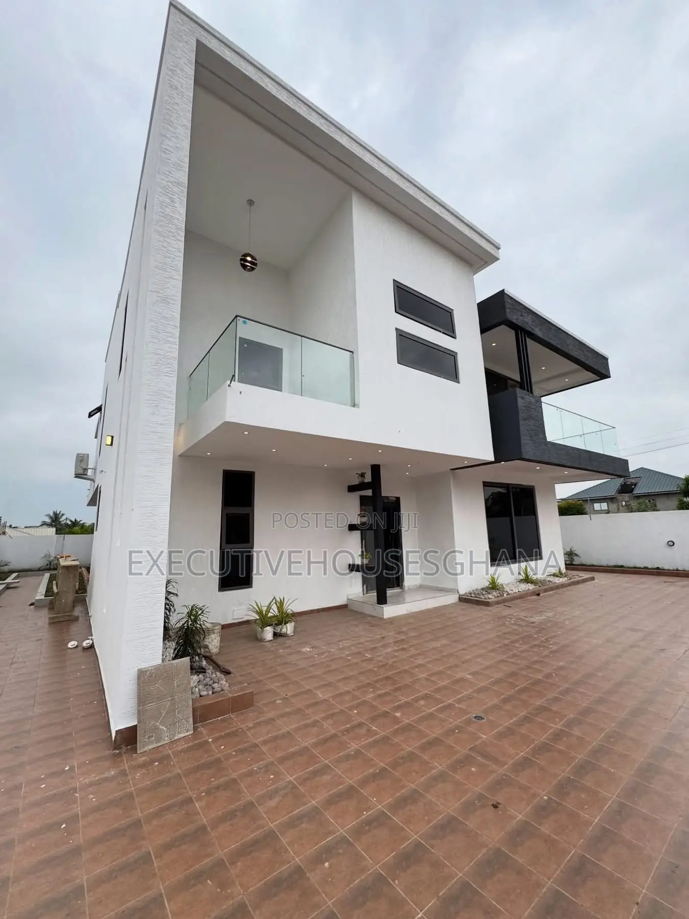 4bdrm House in Executivehousesghana, Lake Side Estate for sale