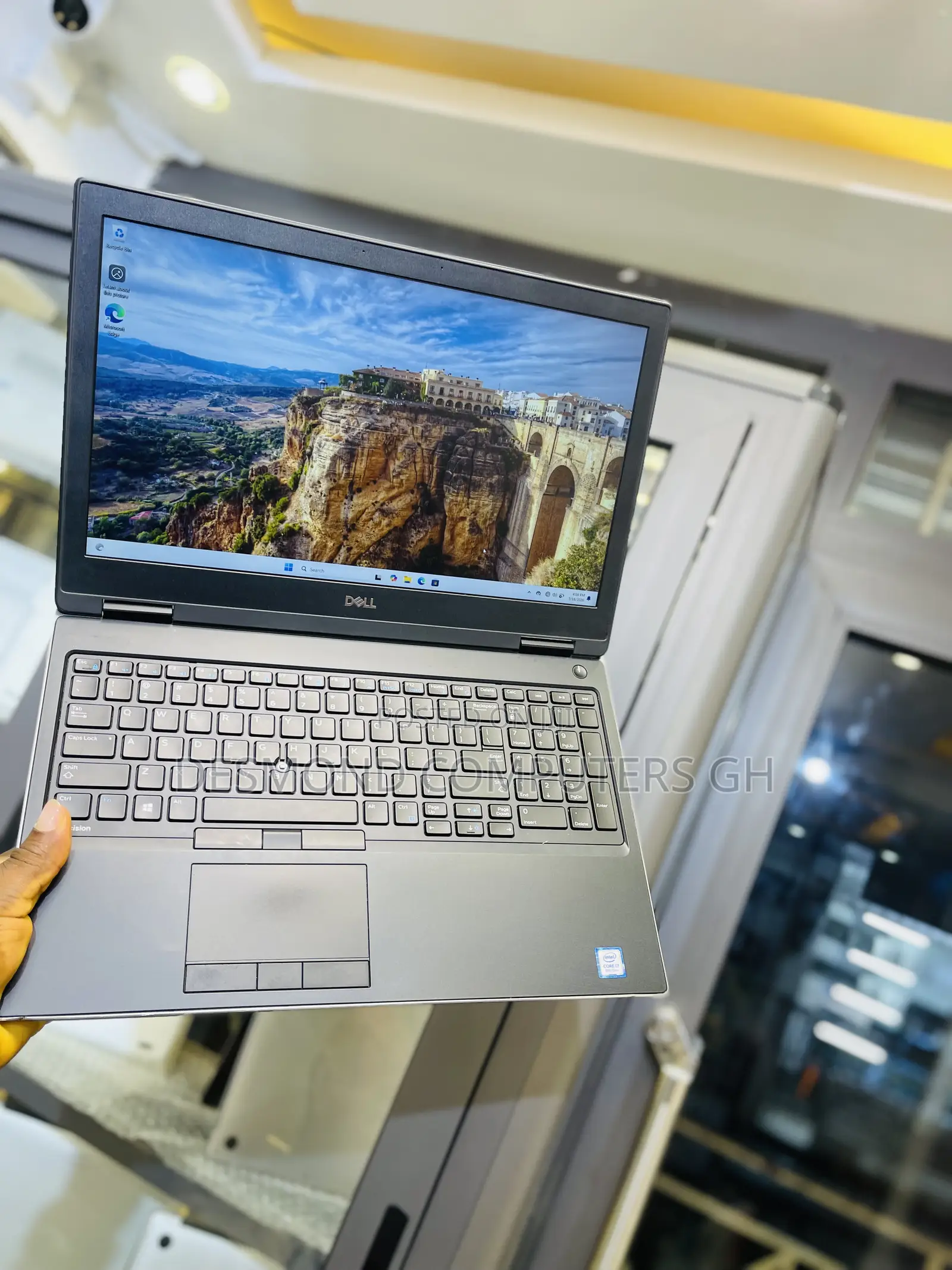 Laptop Dell Precision 7540 16GB Intel Core i7 SSD 256GB
