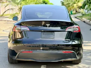 Tesla Model Y 75D kWh Long Range AWD 2023 Black
