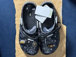 Stylish Unisex Crocs Clogs Pattern Design Size 40-45 Black Color