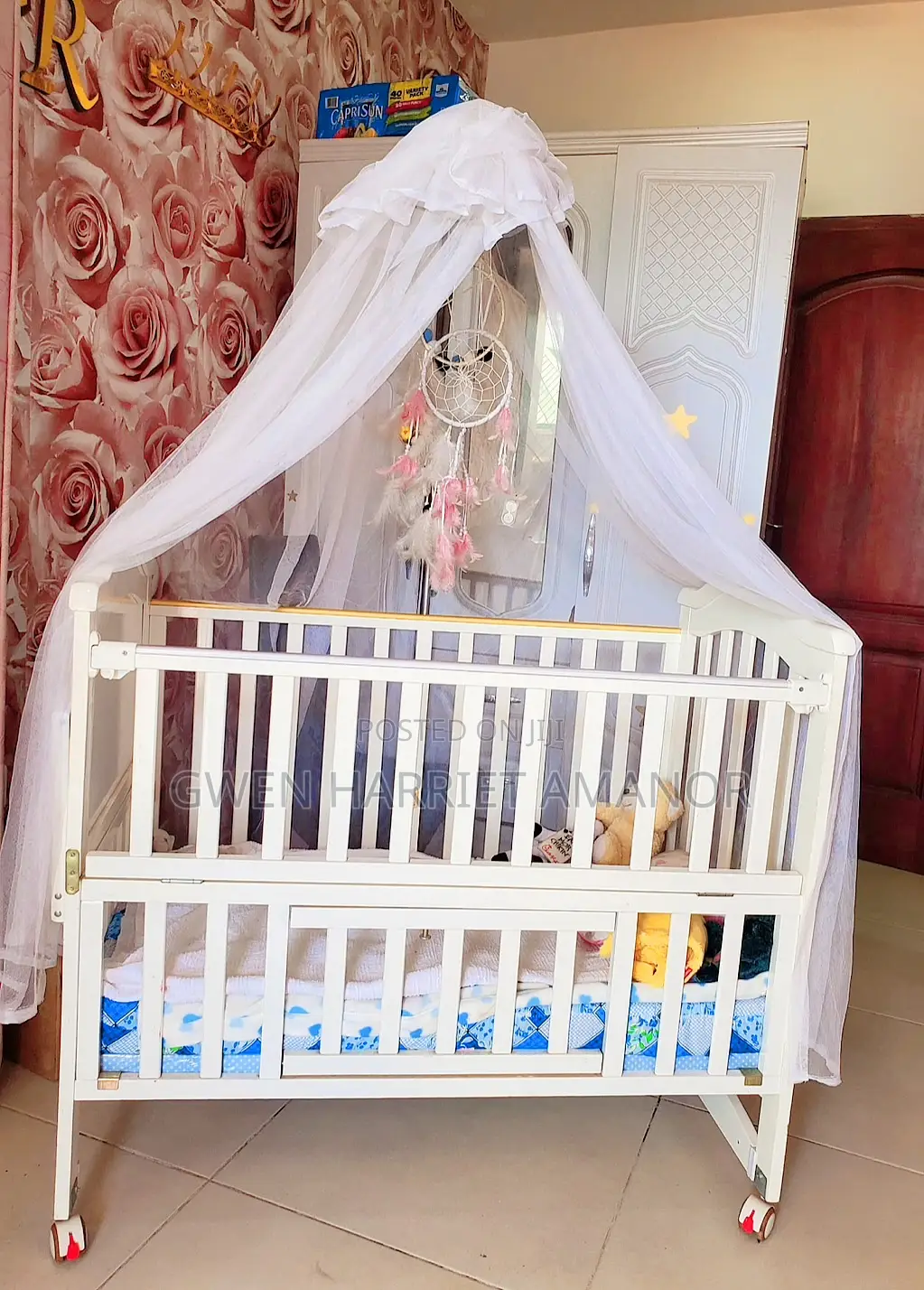 Baby Wooden Cot With Free Spiral Cot Bumper and Free Mosquito Net.