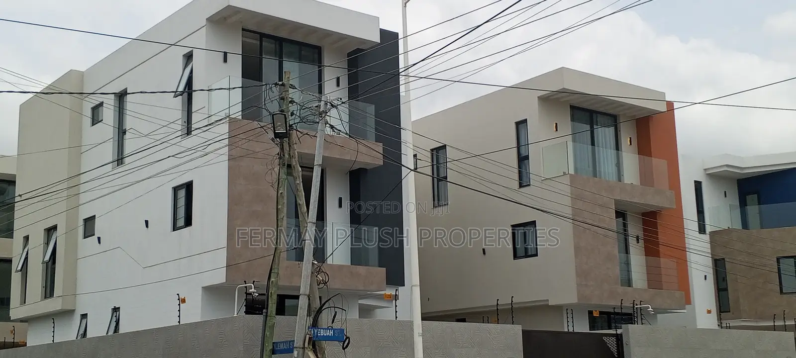 4bdrm House in Dzorwulu, Accra Metropolitan for sale