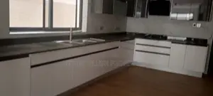 4bdrm House in Dzorwulu, Accra Metropolitan for sale