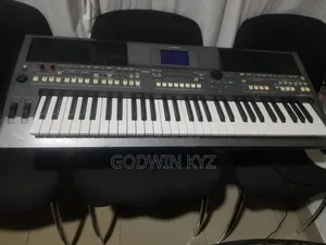 Yamaha PSR 670