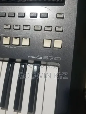 Yamaha PSR 670
