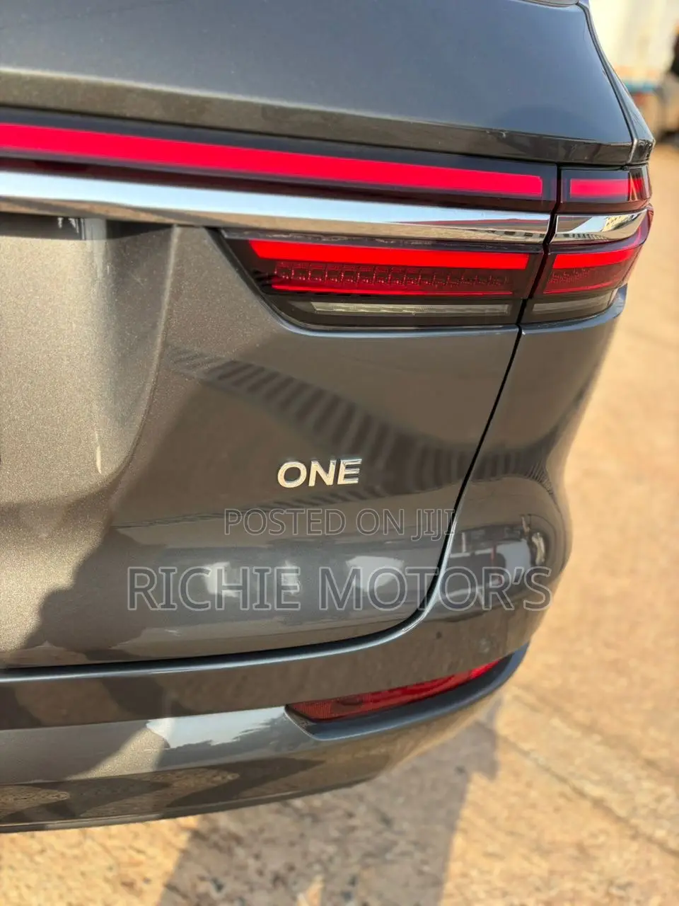 Li Auto One 2022 Gray