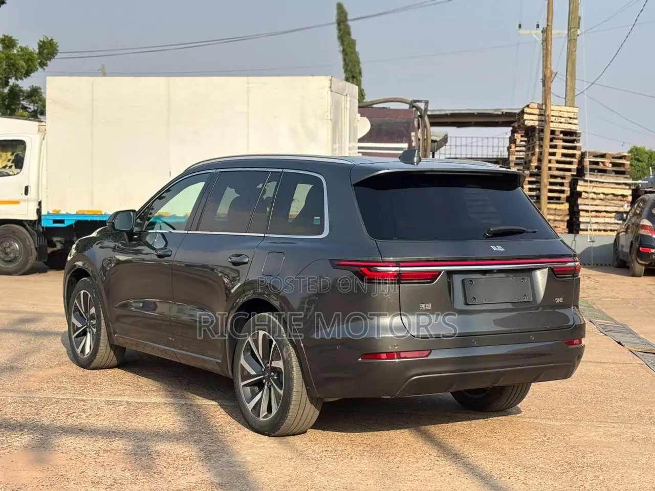 Li Auto One 2022 Gray