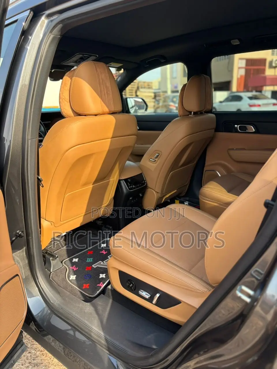 Li Auto One 2022 Gray