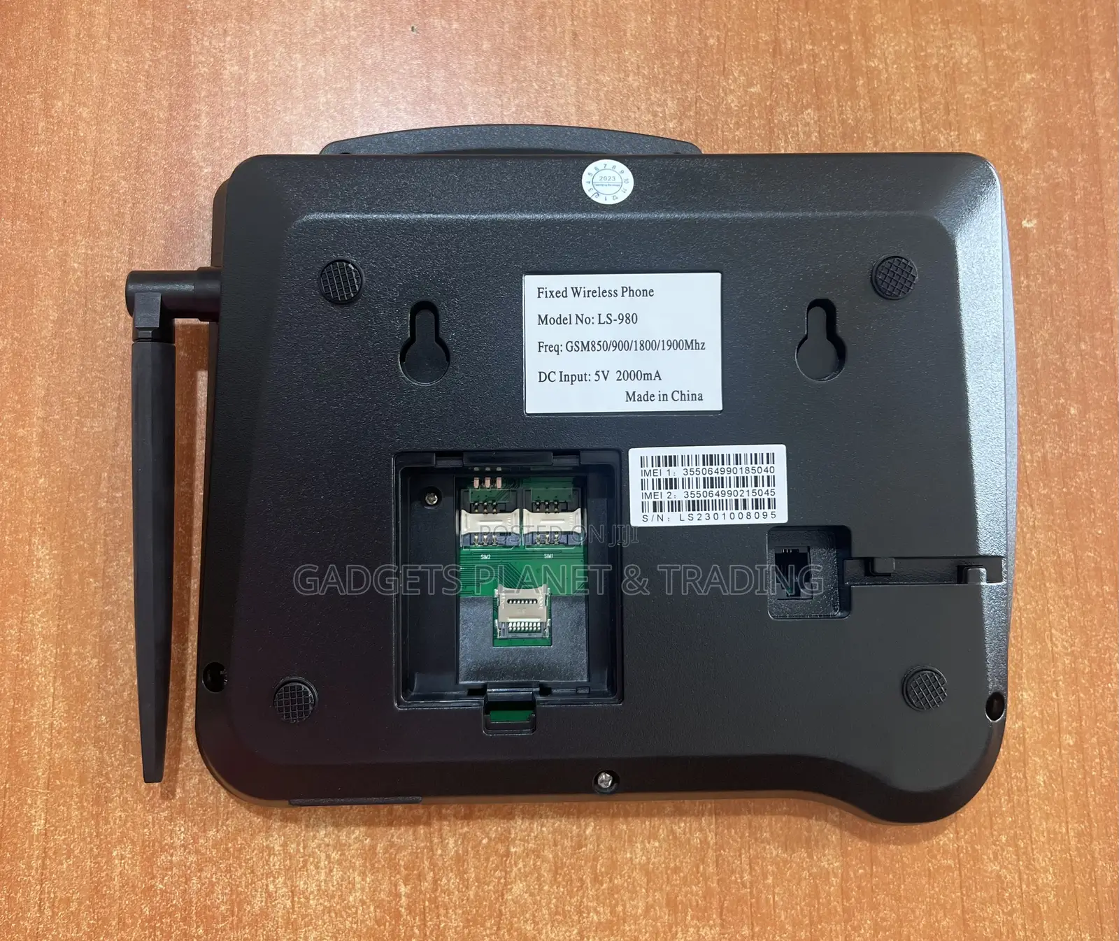 Sq Ls980 Dual Sim Deskphone With Adjustable Coloured Screen
