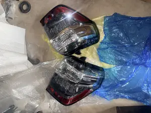 Toyota 4runner 2014/2015/2016/2017/2018 Tail Lights Pair