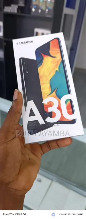 New Samsung Galaxy A30 64 GB Black