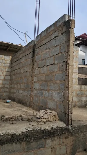 3bdrm Apartment in Amasaman Doblogono for sale