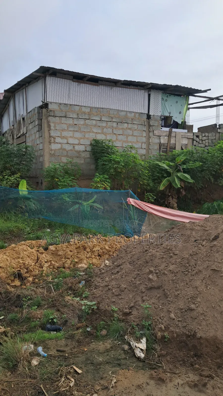 3bdrm Apartment in Amasaman Doblogono for sale