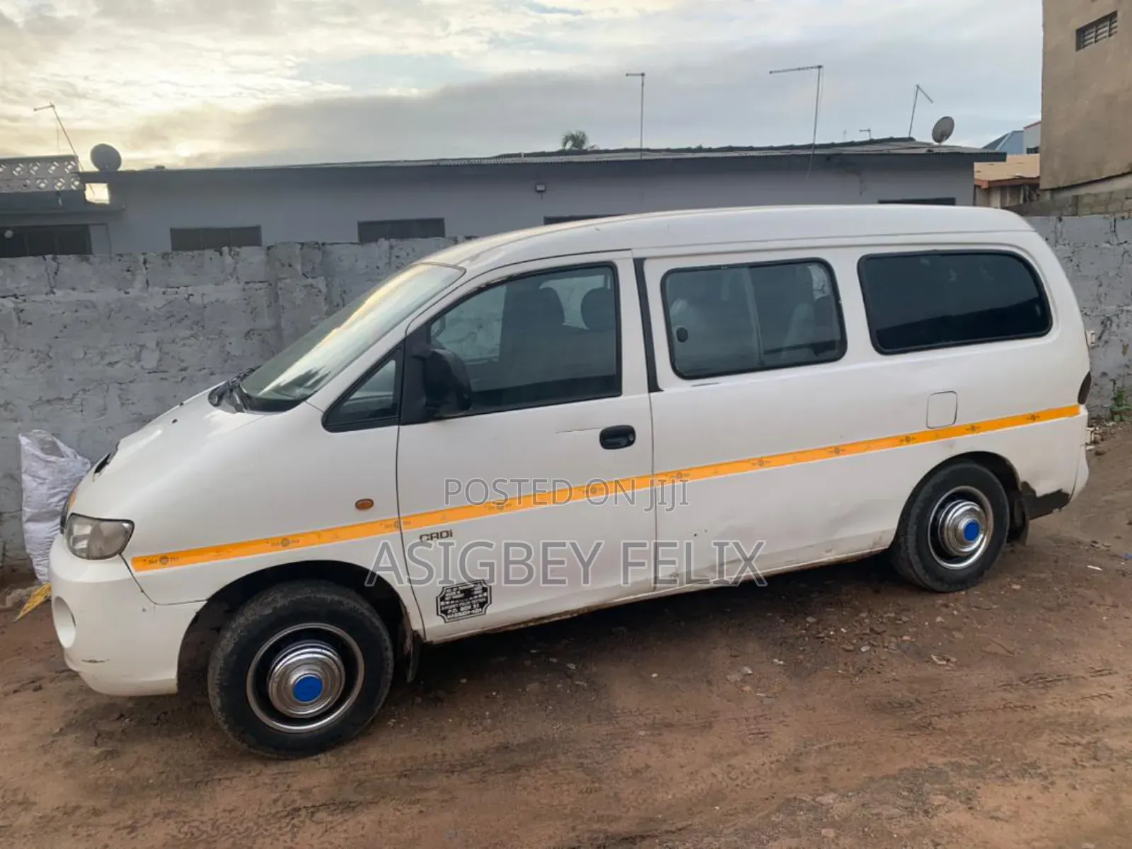Hyundai H1 2012 White