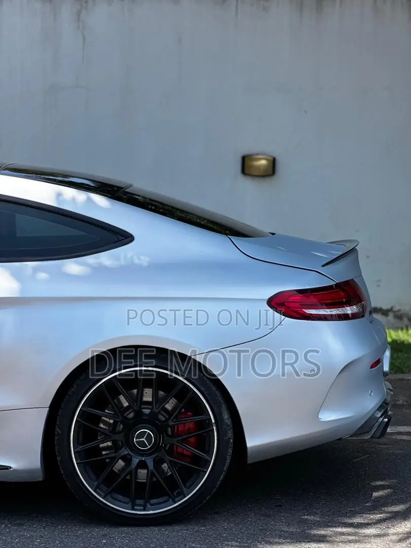 Mercedes-Benz C63 S RWD Coupe (4.0L V8 7A) 2018 Silver