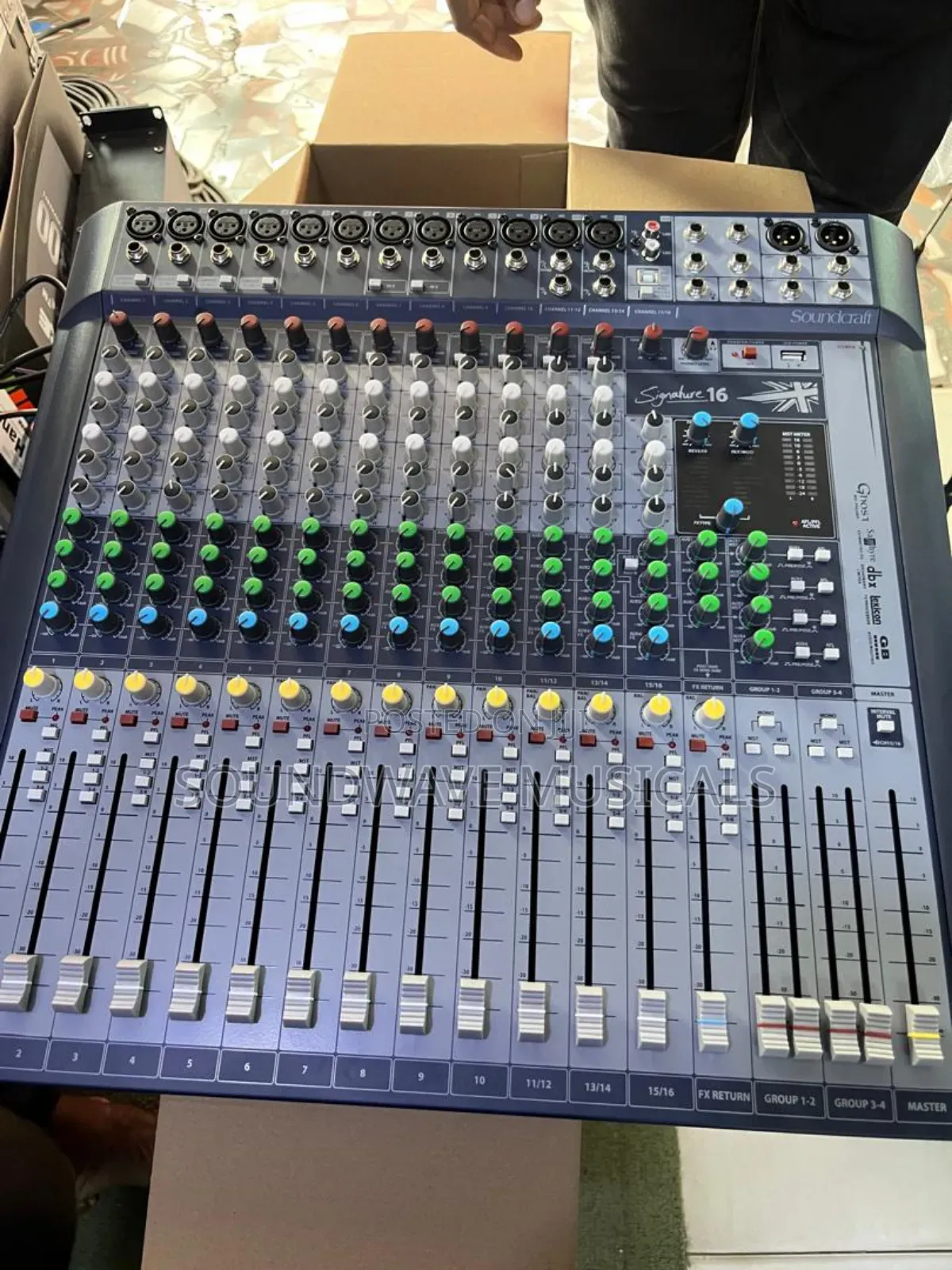Soundcraft 16 Channel Mixer