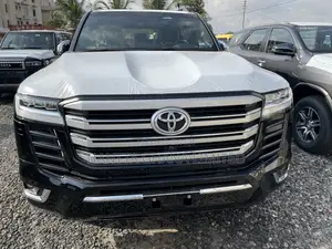 New Toyota Land Cruiser LC300 2025 Black
