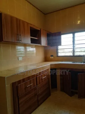 2bdrm Block of Flats in Adenter, Housing Down for rent