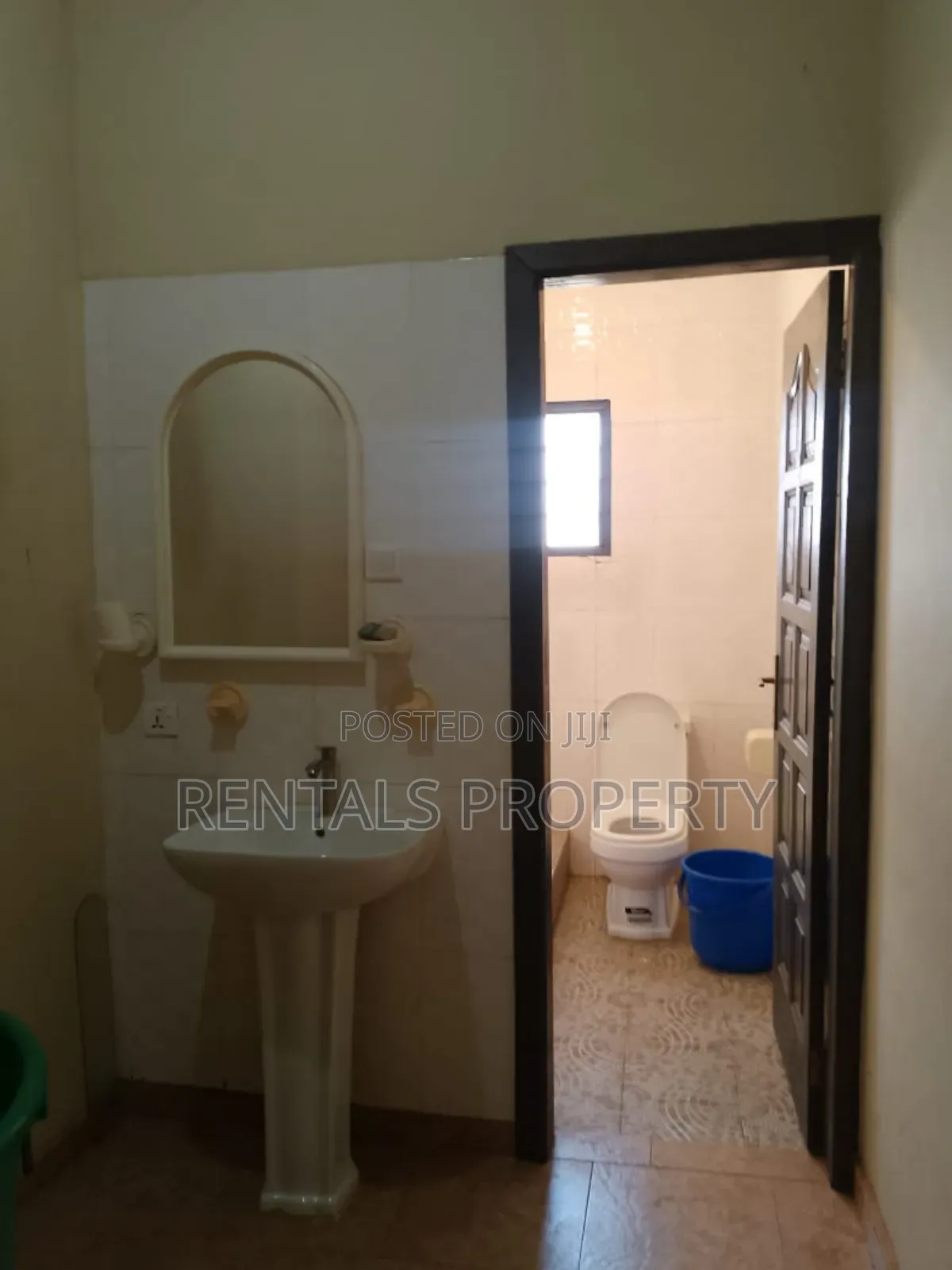 2bdrm Block of Flats in Adenter, Housing Down for rent