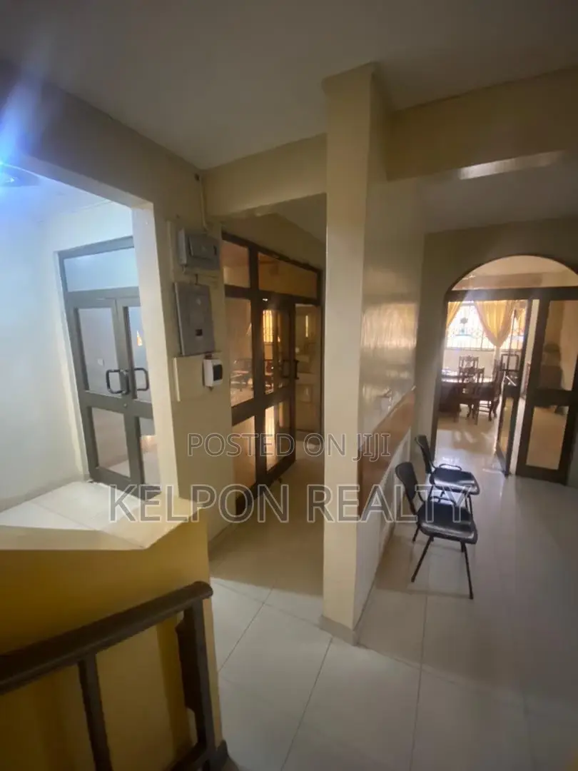 Furnished 6bdrm House in Dansoman, Accra Metropolitan for sale