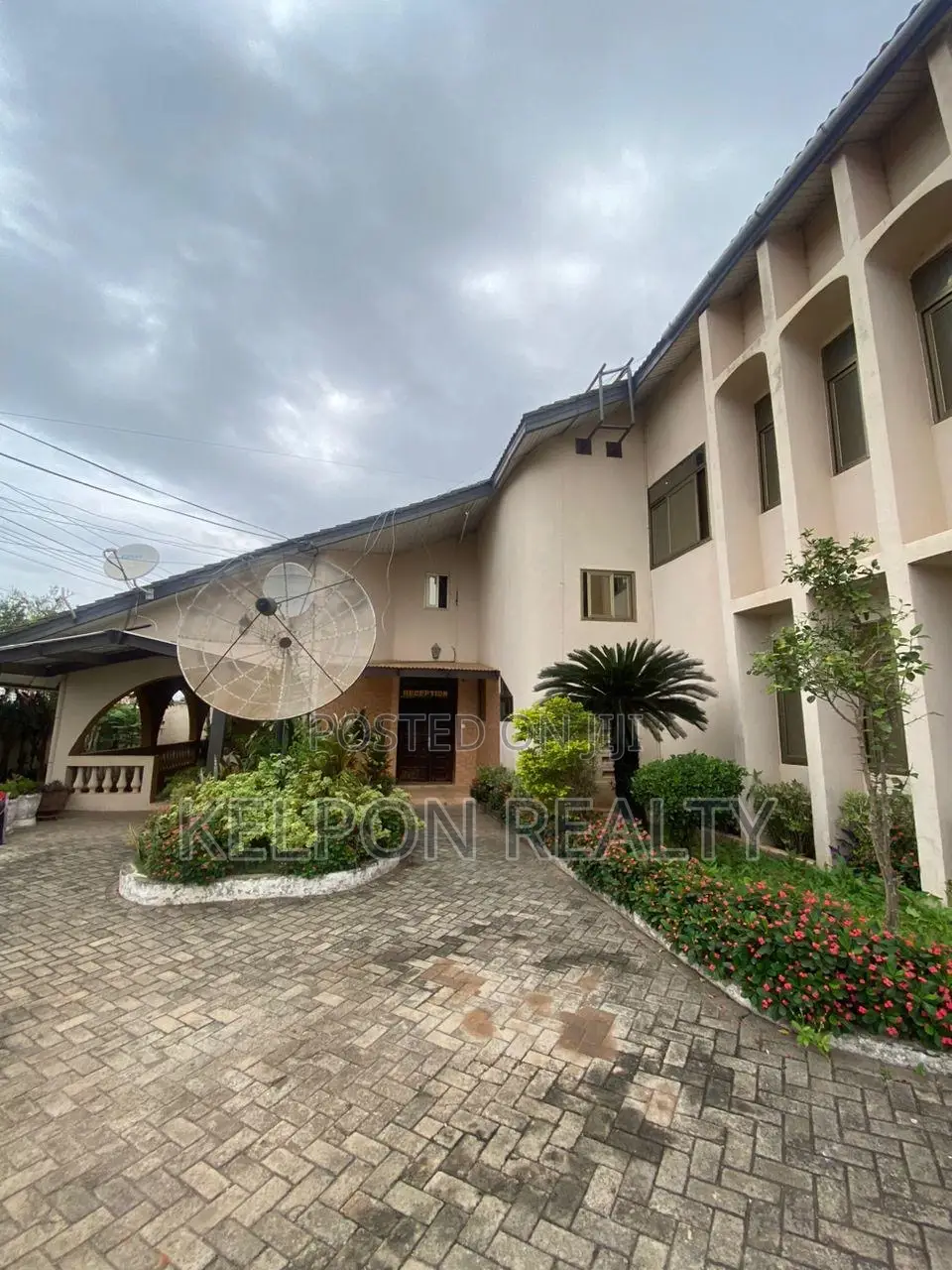 Furnished 6bdrm House in Dansoman, Accra Metropolitan for sale