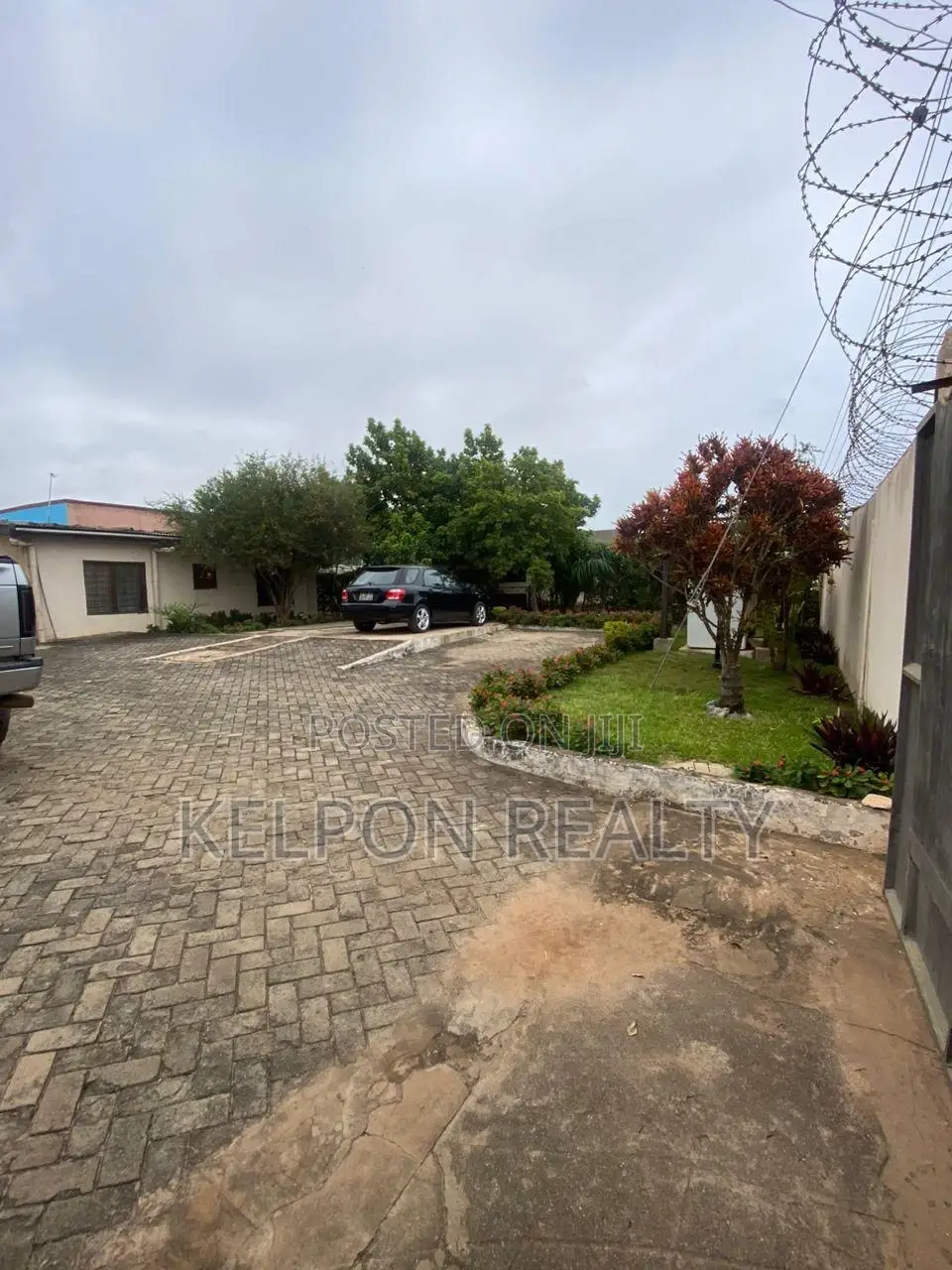 Furnished 6bdrm House in Dansoman, Accra Metropolitan for sale