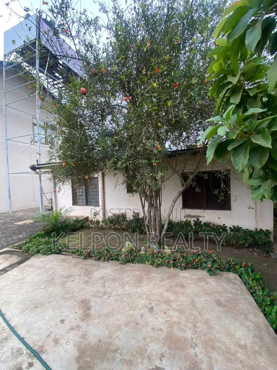 Furnished 6bdrm House in Dansoman, Accra Metropolitan for sale