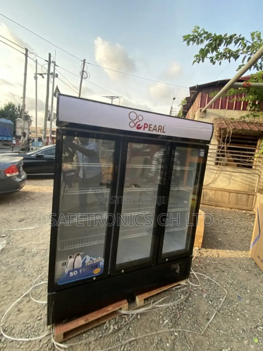 Try Massive 3 Glass Doors Pearl PVC-150 Display Refrigerator