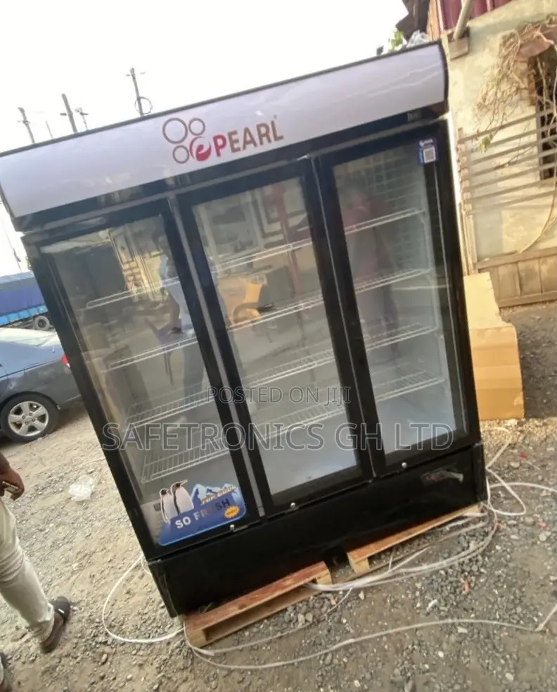 Newly Bulky 3 Glass Door Pearl Electric Display PVC-150 Fridge