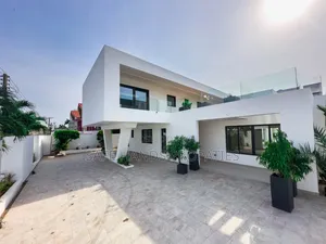5bdrm Duplex in Accra Metropolitan for sale