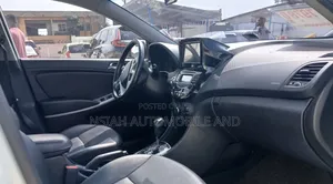 Hyundai Avante 2018 White