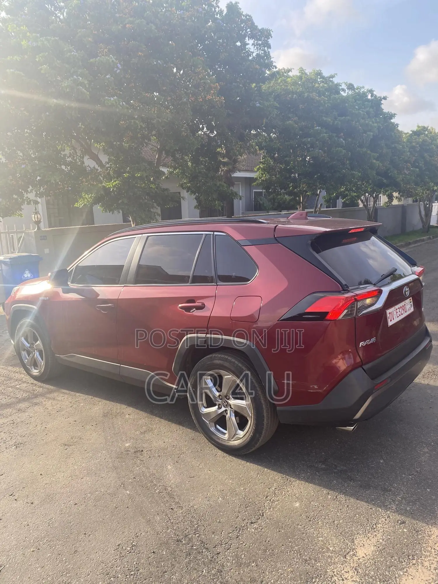 Toyota RAV4 Hybrid 2019 Red