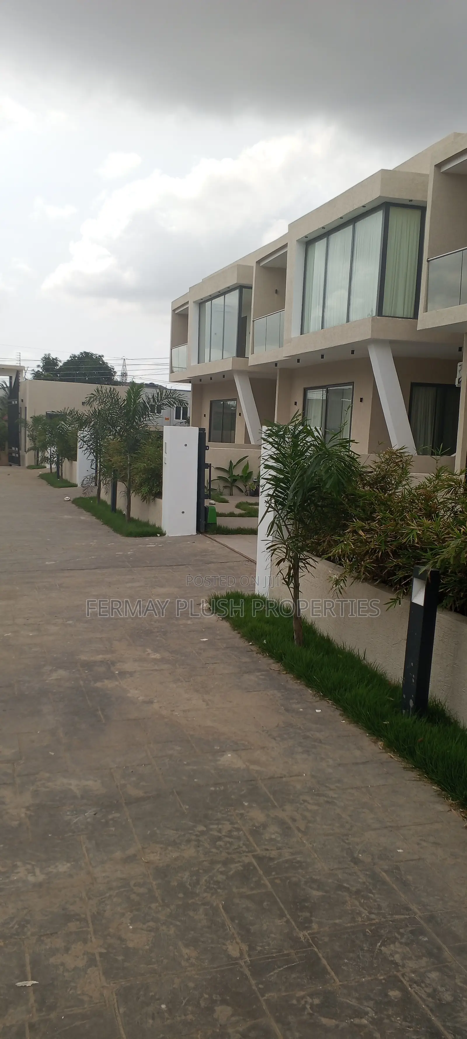 2bdrm House in Ashale Botwe, Accra Metropolitan for sale