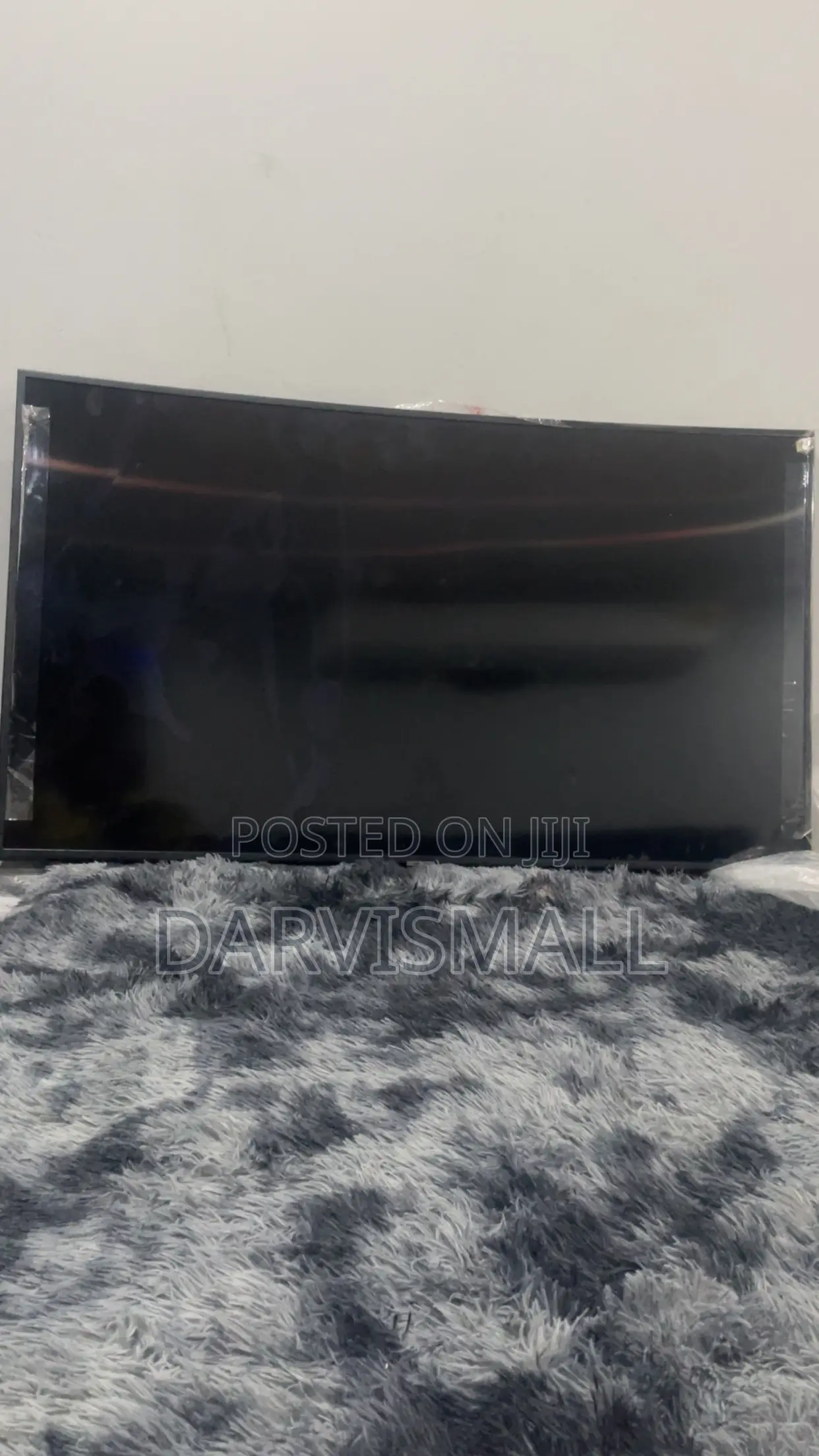 Qled Samsung Curve Tv 55inches ( Screen Broken)