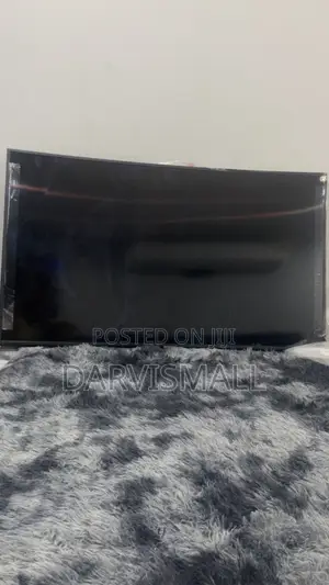 Qled Samsung Curve Tv 55inches ( Screen Broken)