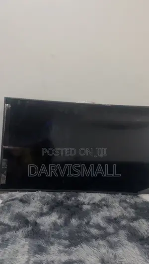 Qled Samsung Curve Tv 55inches ( Screen Broken)
