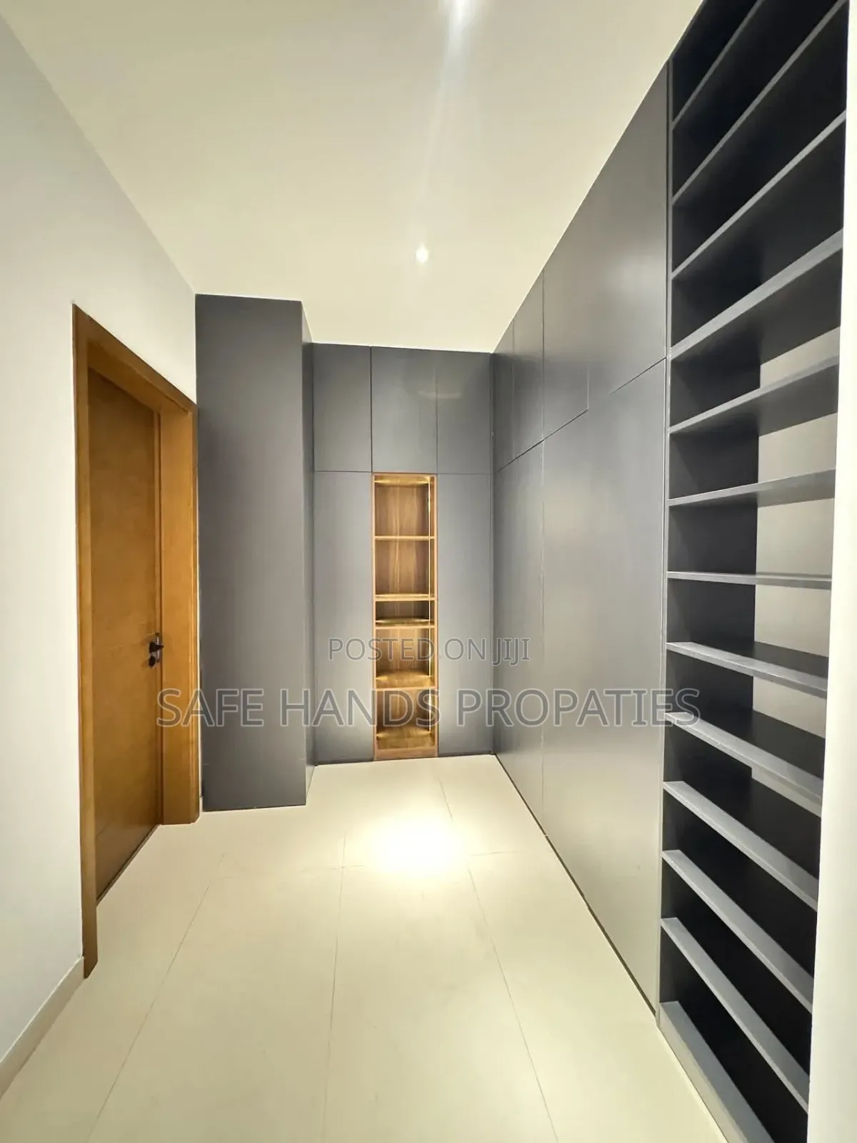 4bdrm Duplex in Accra Metropolitan for sale