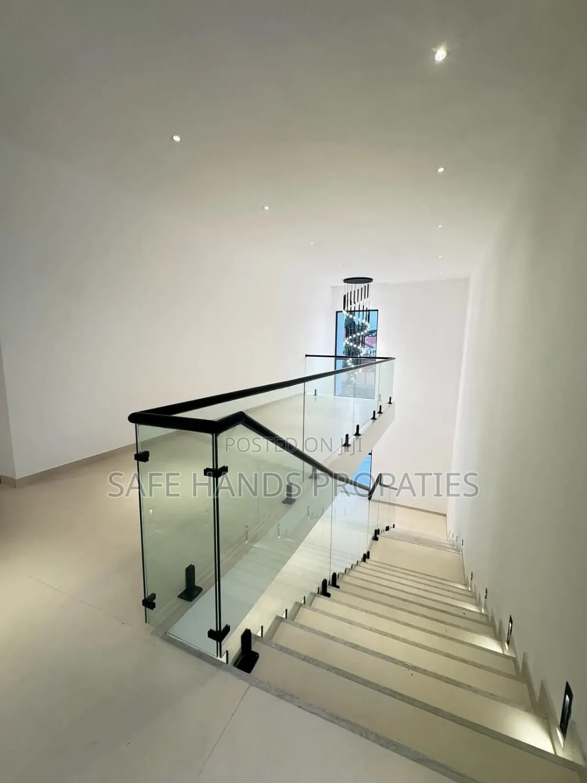 4bdrm Duplex in Accra Metropolitan for sale