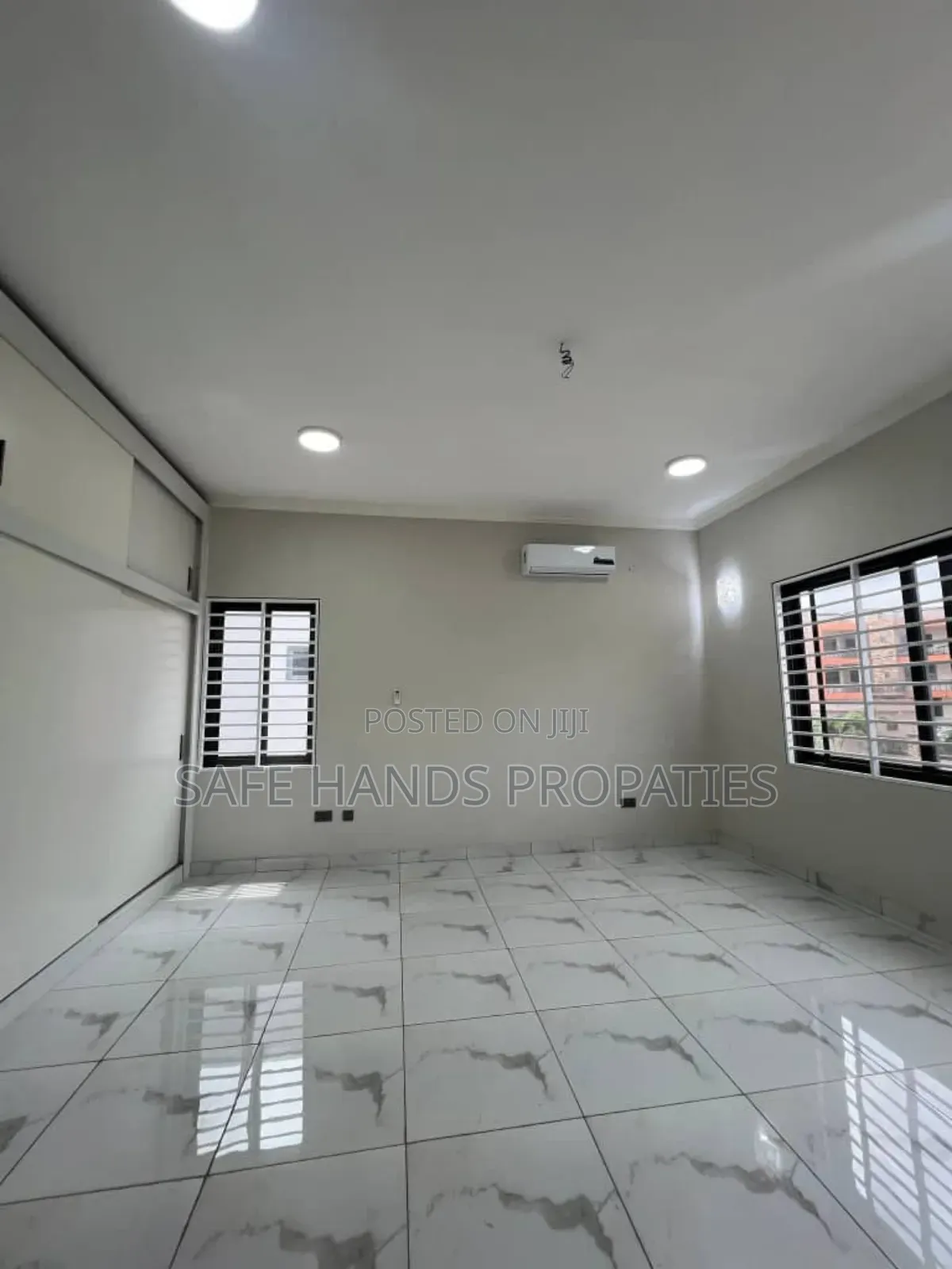 4bdrm Duplex in Accra Metropolitan for sale