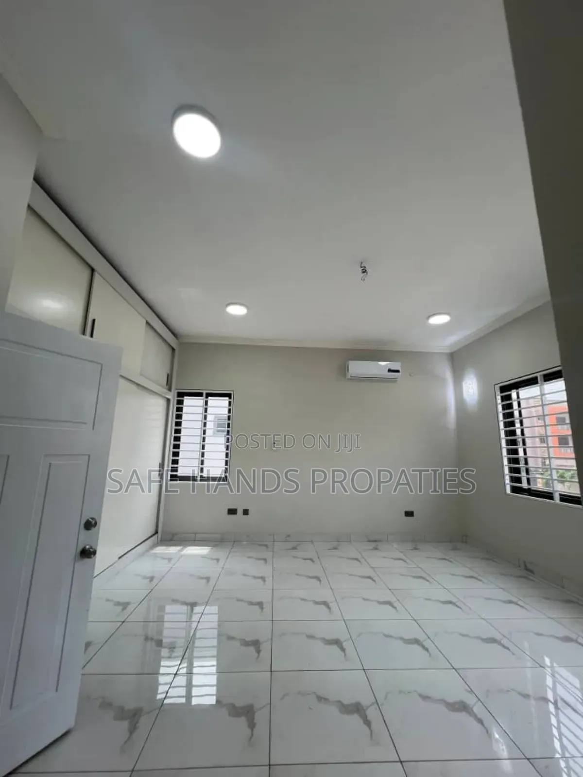 4bdrm Duplex in Accra Metropolitan for sale