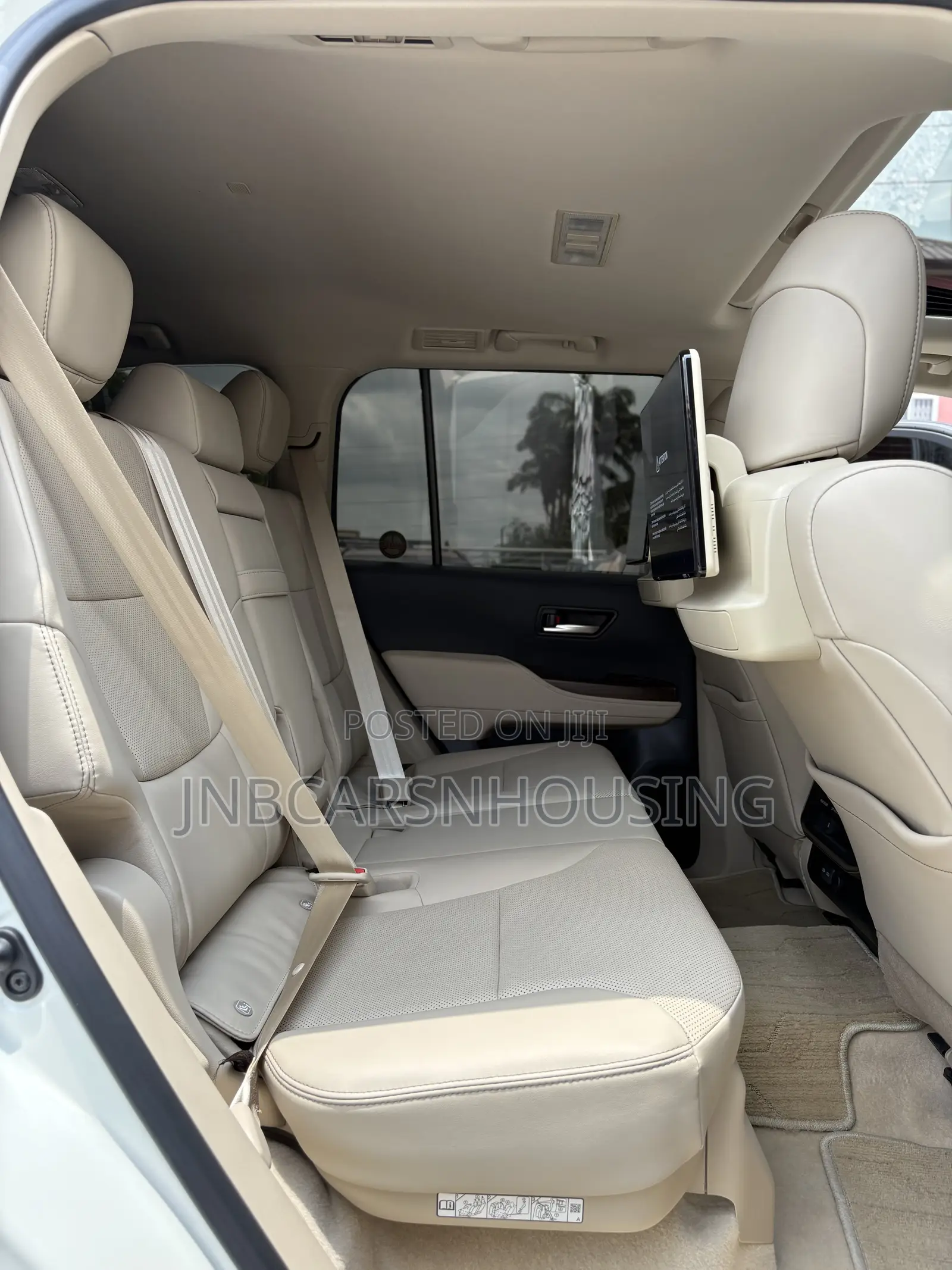 Toyota Land Cruiser 2024 White
