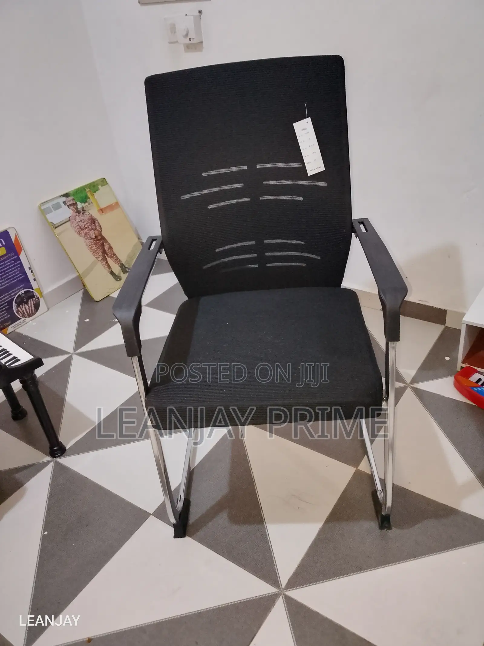 Office Chair Meshes and Cushioned.