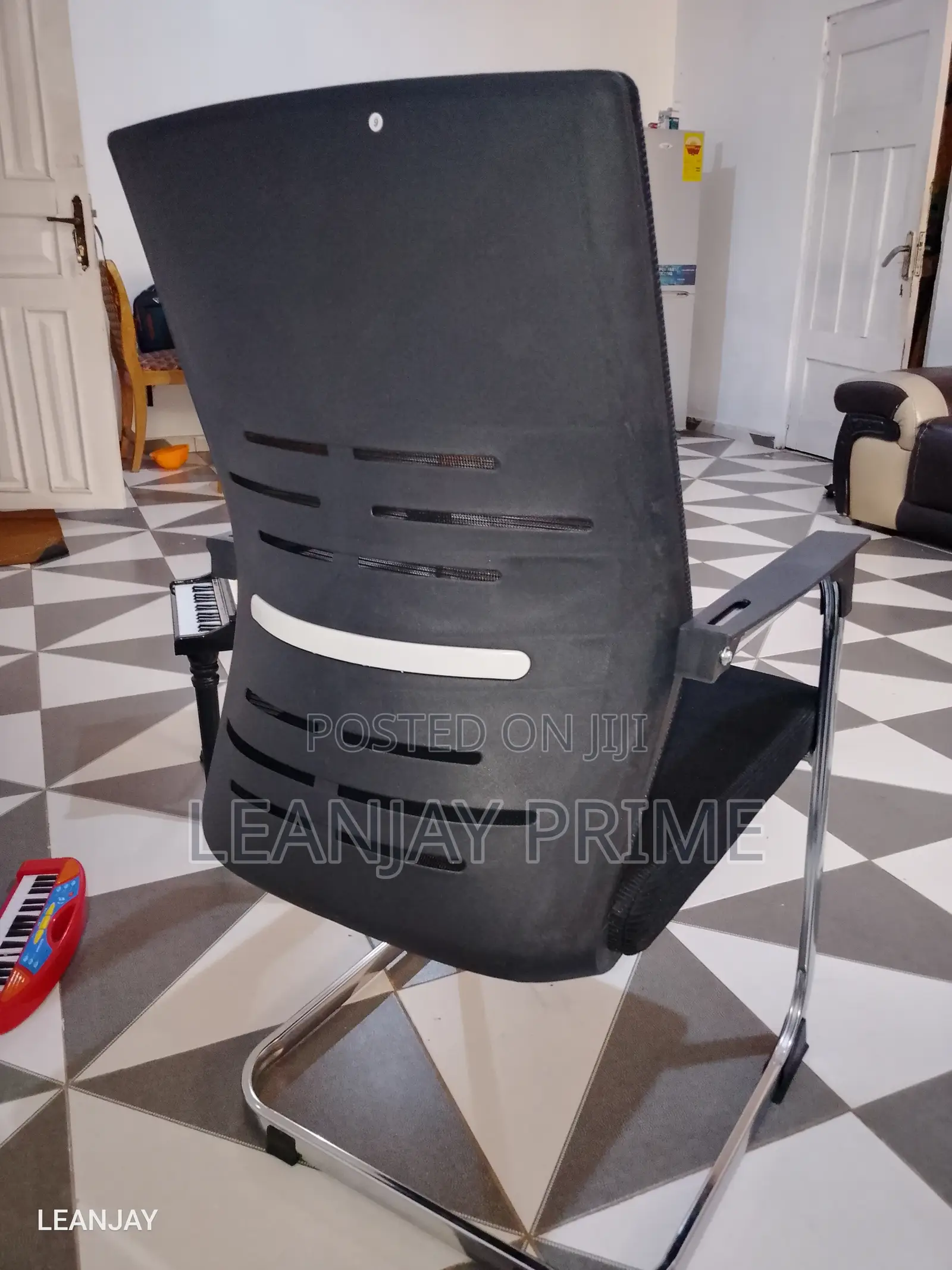 Office Chair Meshes and Cushioned.