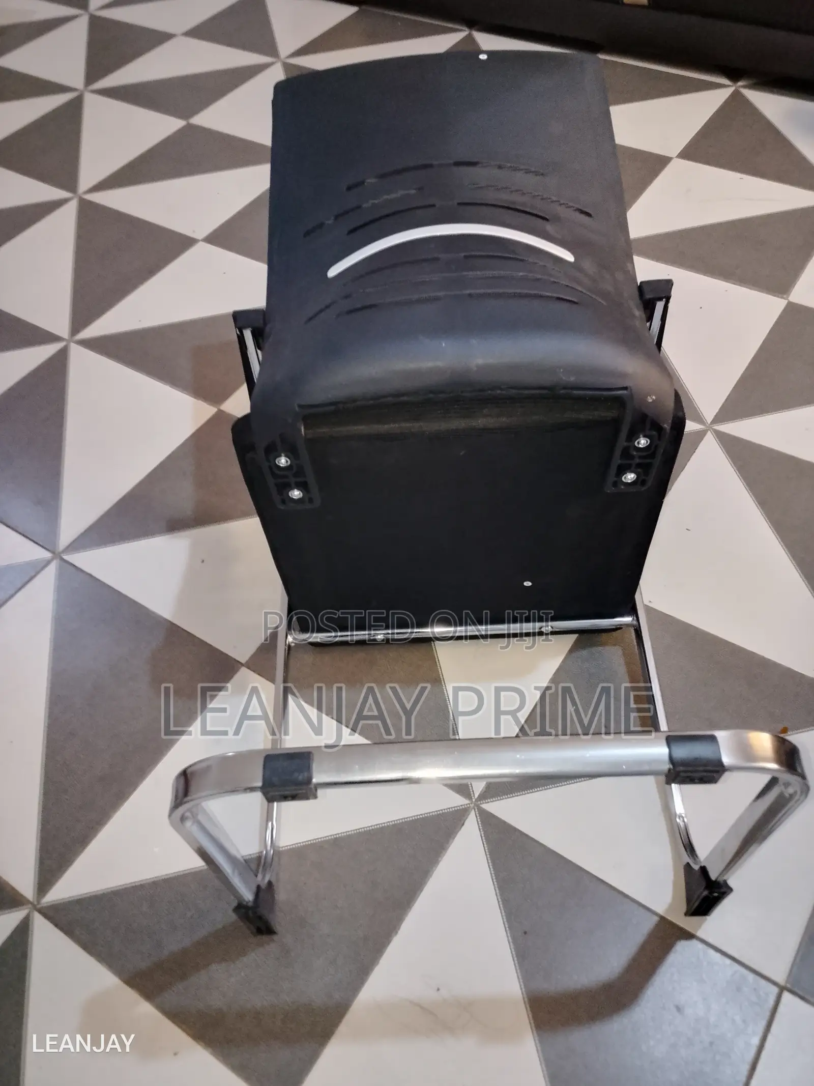 Office Chair Meshes and Cushioned.