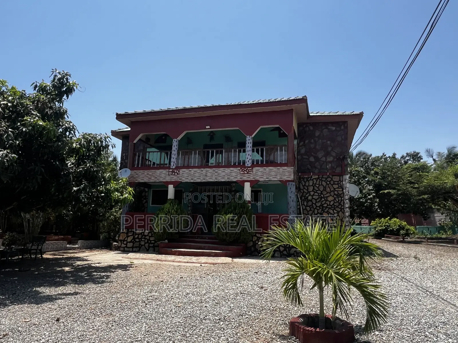 10bdrm House in Accra Metropolitan for sale