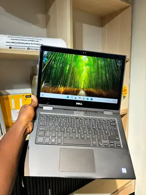Laptop Dell Latitude 3390 8GB Intel Core i5 SSHD (Hybrid) 256GB