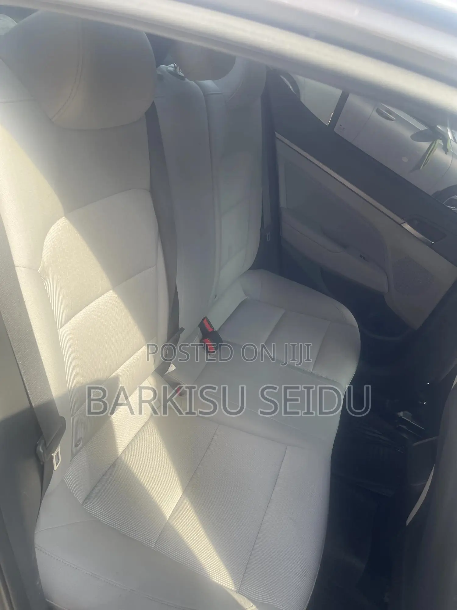 Hyundai Elantra SE Sedan FWD (2.0L 4cyl 6M) 2017 Silver