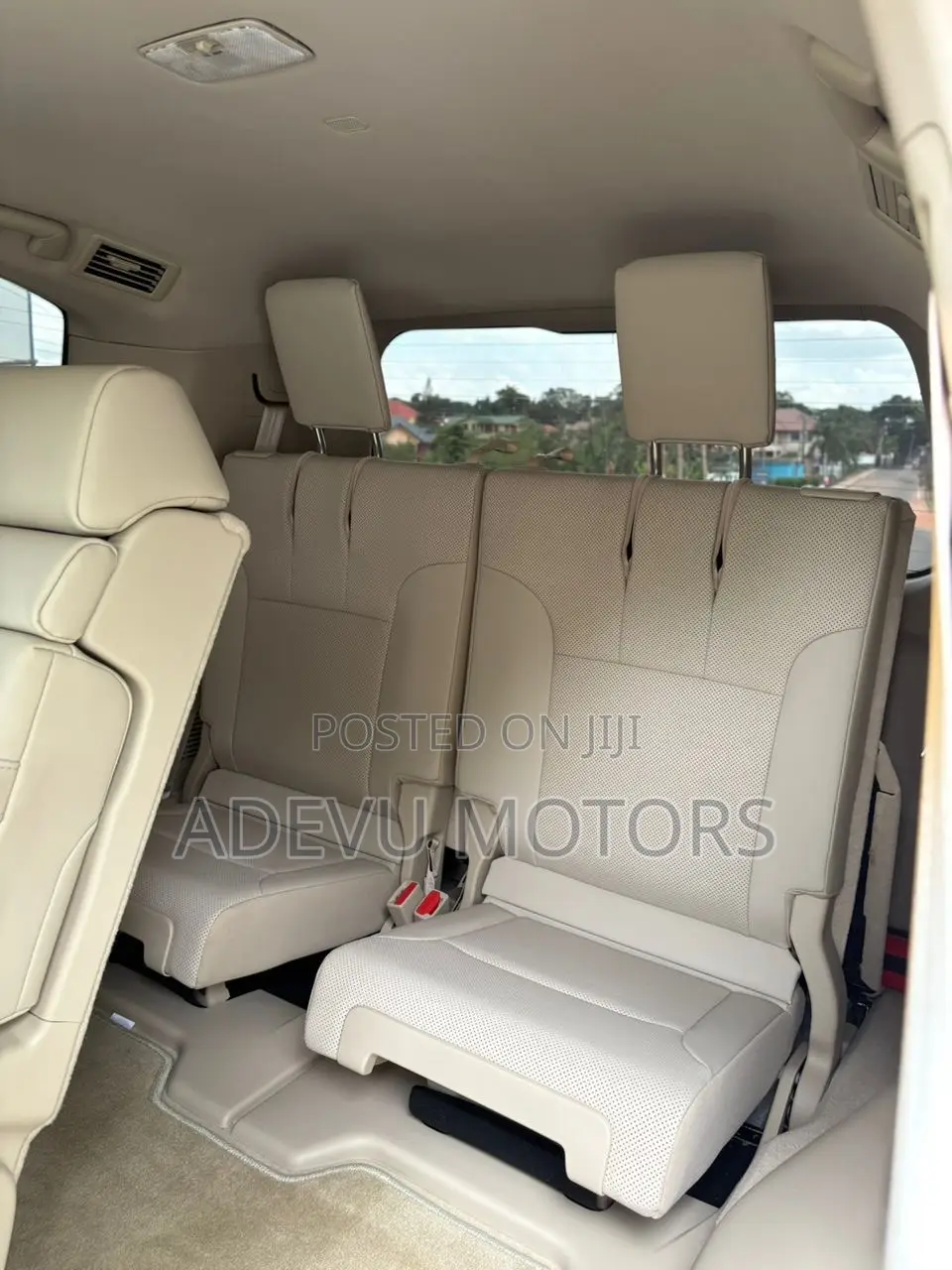 Toyota Land Cruiser LC300 2024 White
